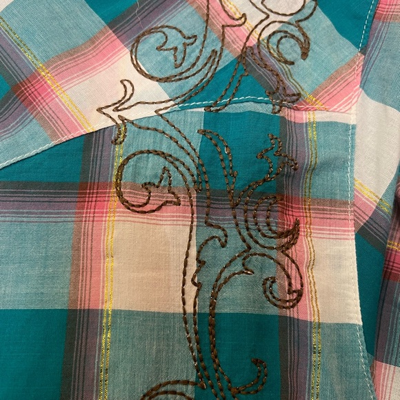 Wrangler button up shirt with embroidered shoulders size XL - Picture 2 of 5